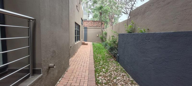 To Let 3 Bedroom Property for Rent in Houghton Gauteng