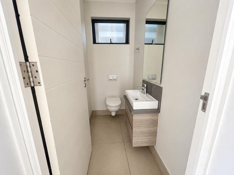 To Let 4 Bedroom Property for Rent in Waterkloof Ridge Gauteng