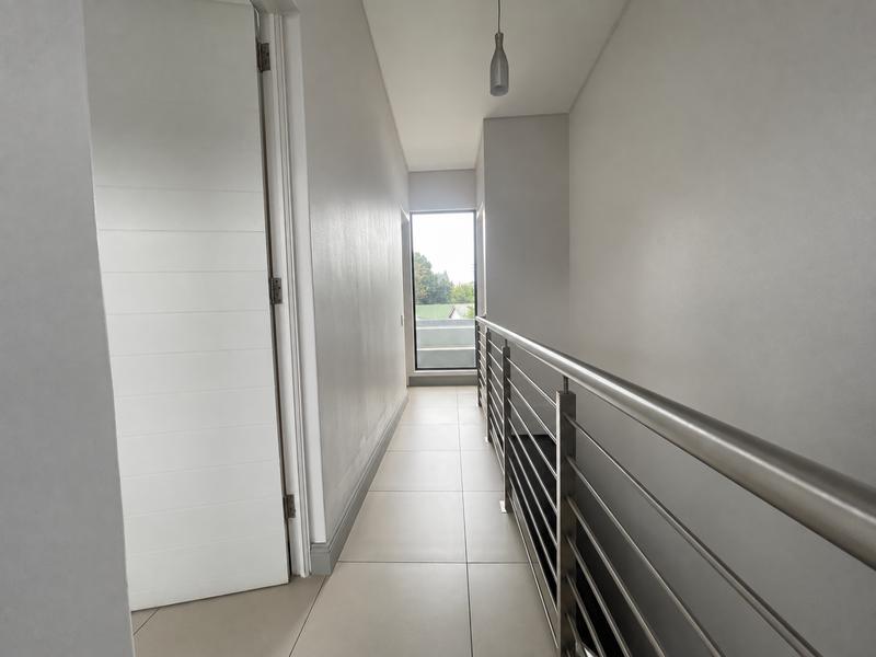 To Let 4 Bedroom Property for Rent in Waterkloof Ridge Gauteng