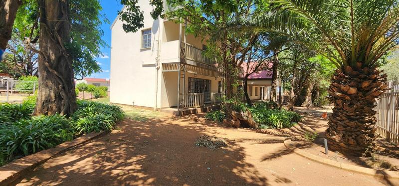 To Let 4 Bedroom Property for Rent in Klippoortjie Gauteng