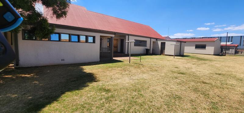 To Let 4 Bedroom Property for Rent in Klippoortjie Gauteng