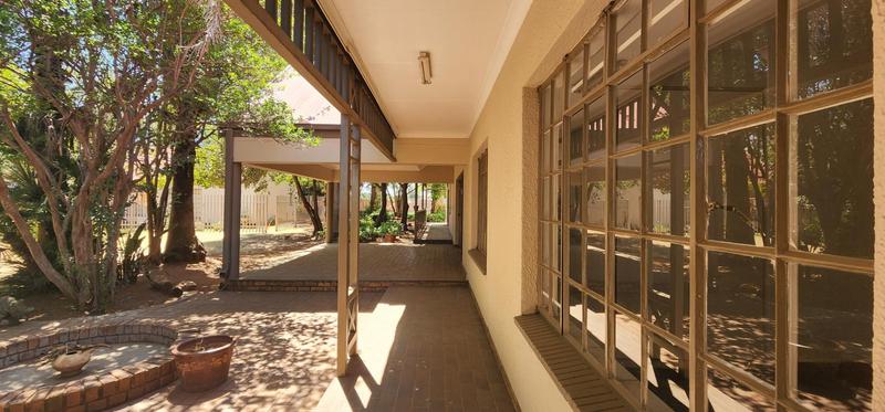 To Let 4 Bedroom Property for Rent in Klippoortjie Gauteng