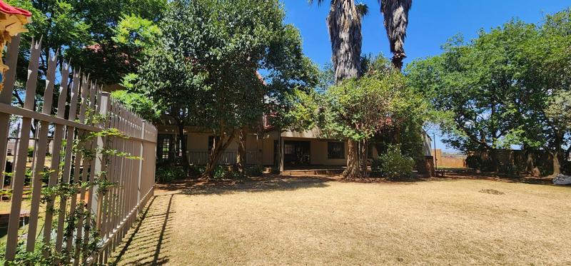 To Let 4 Bedroom Property for Rent in Klippoortjie Gauteng