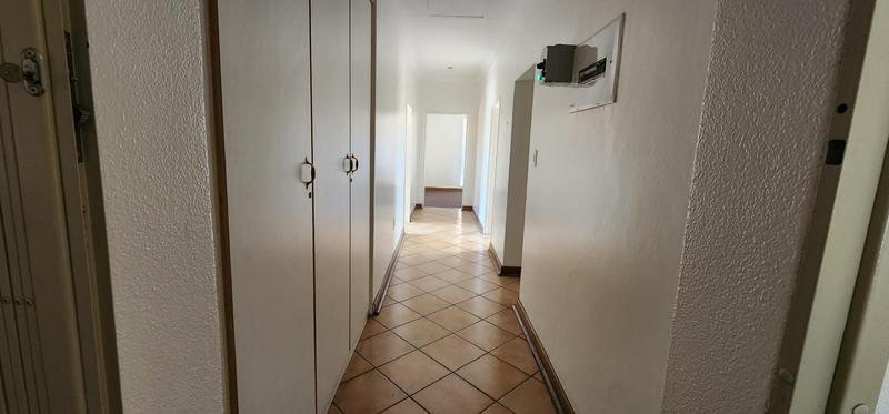 To Let 4 Bedroom Property for Rent in Klippoortjie Gauteng