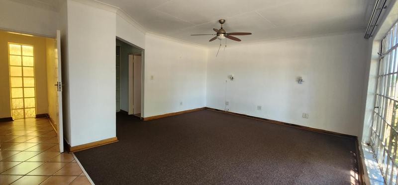 To Let 4 Bedroom Property for Rent in Klippoortjie Gauteng