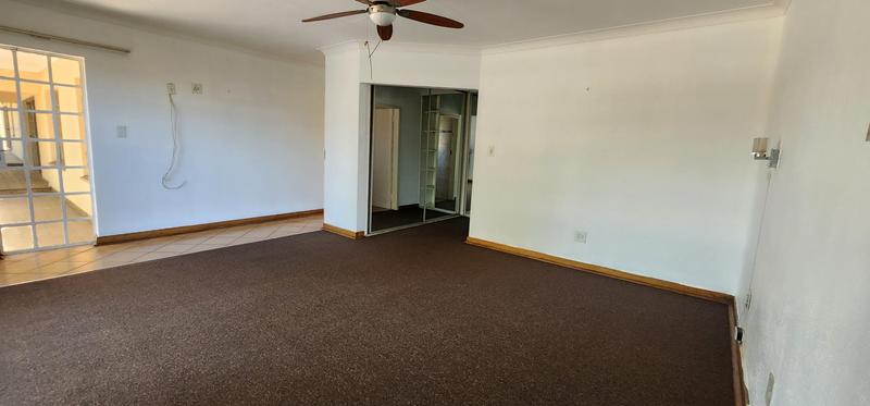 To Let 4 Bedroom Property for Rent in Klippoortjie Gauteng
