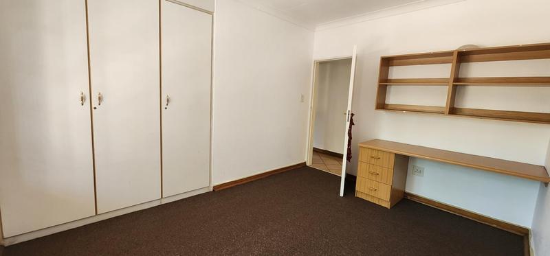 To Let 4 Bedroom Property for Rent in Klippoortjie Gauteng