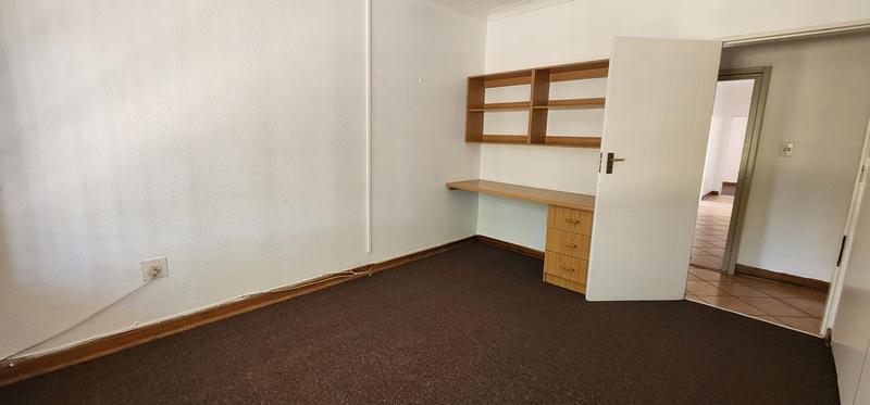 To Let 4 Bedroom Property for Rent in Klippoortjie Gauteng