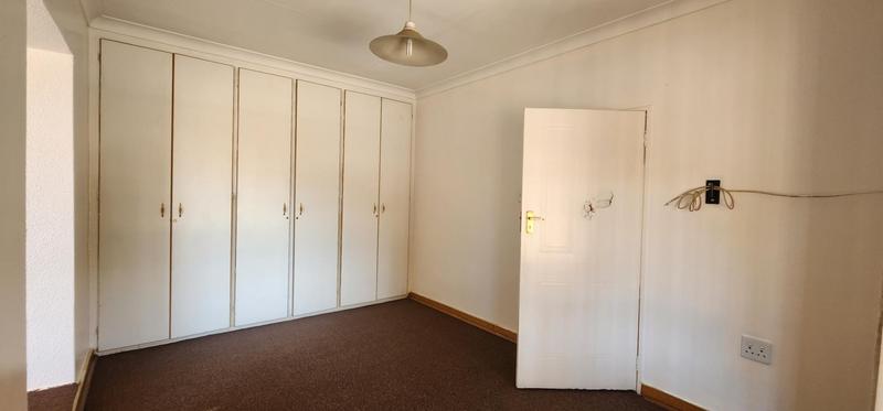 To Let 4 Bedroom Property for Rent in Klippoortjie Gauteng