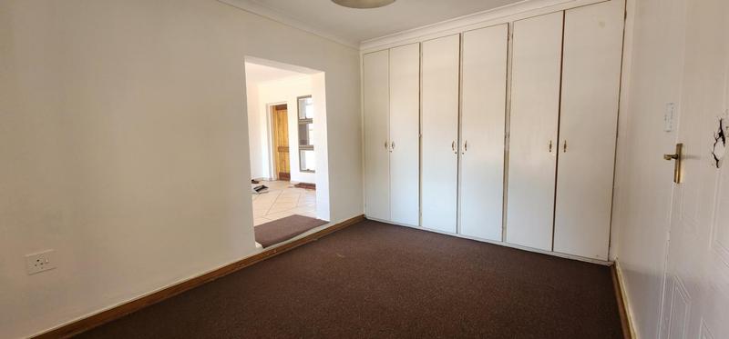 To Let 4 Bedroom Property for Rent in Klippoortjie Gauteng