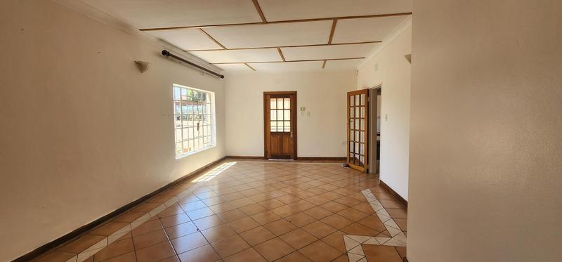 To Let 4 Bedroom Property for Rent in Klippoortjie Gauteng
