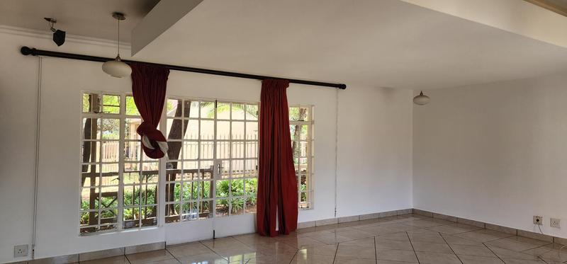 To Let 4 Bedroom Property for Rent in Klippoortjie Gauteng