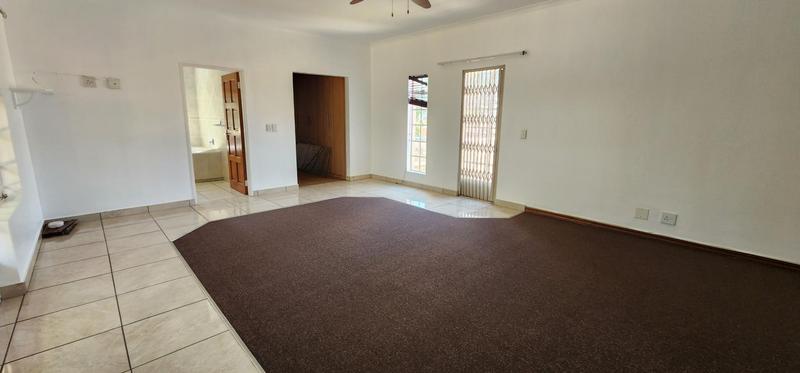 To Let 4 Bedroom Property for Rent in Klippoortjie Gauteng