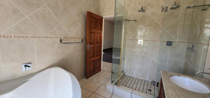 To Let 4 Bedroom Property for Rent in Klippoortjie Gauteng