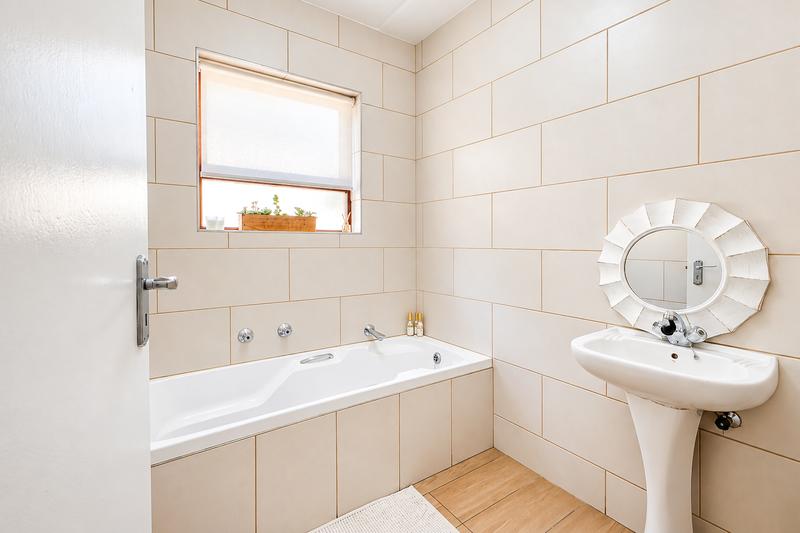 3 Bedroom Property for Sale in Beverley Gauteng