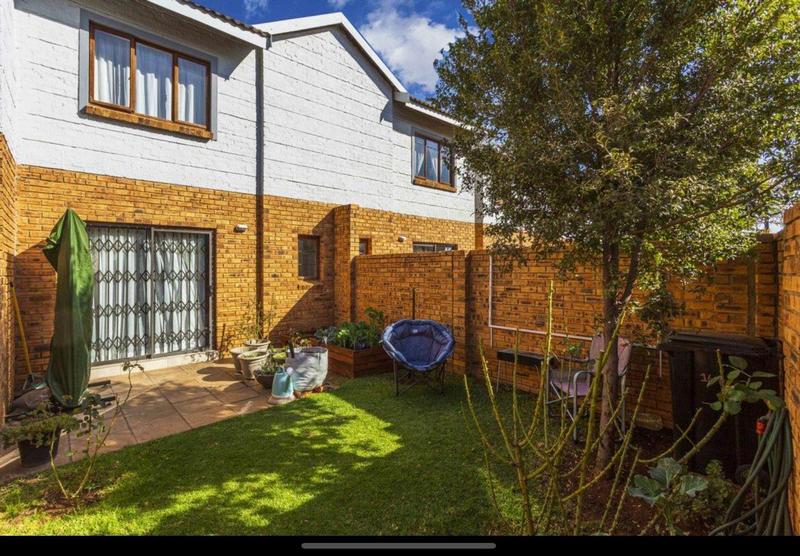 2 Bedroom Property for Sale in Midridge Park Gauteng