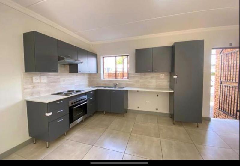 2 Bedroom Property for Sale in Midridge Park Gauteng