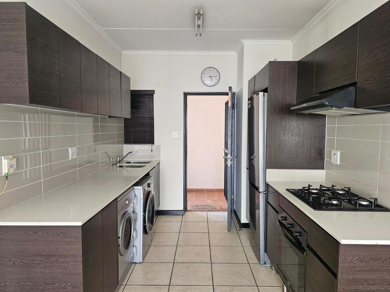 To Let 2 Bedroom Property for Rent in Oakdene Gauteng