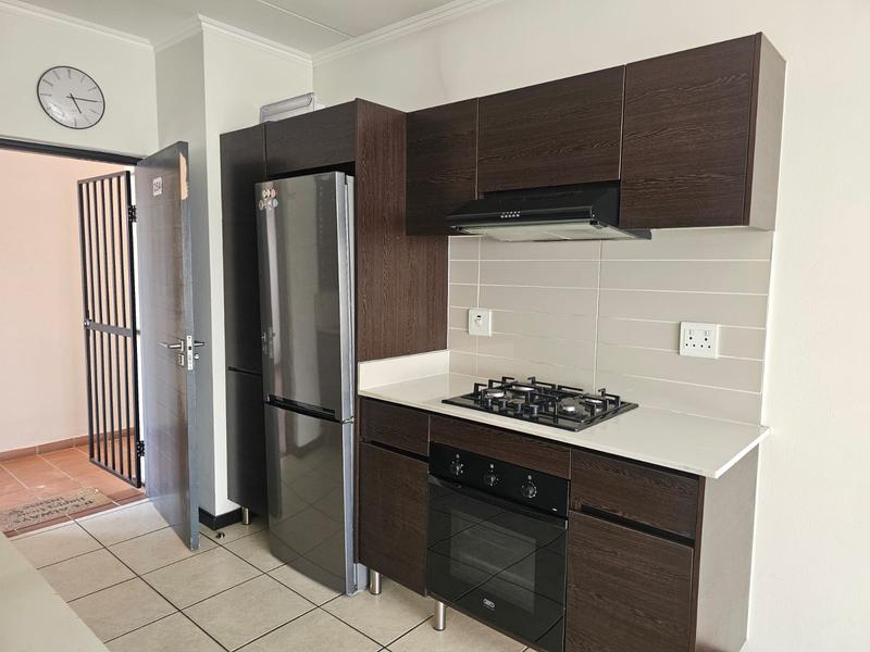 To Let 2 Bedroom Property for Rent in Oakdene Gauteng