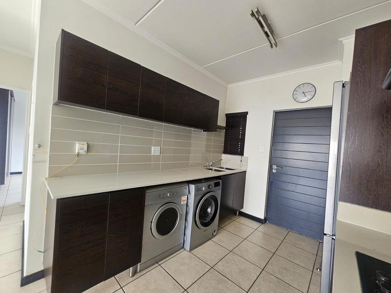 To Let 2 Bedroom Property for Rent in Oakdene Gauteng