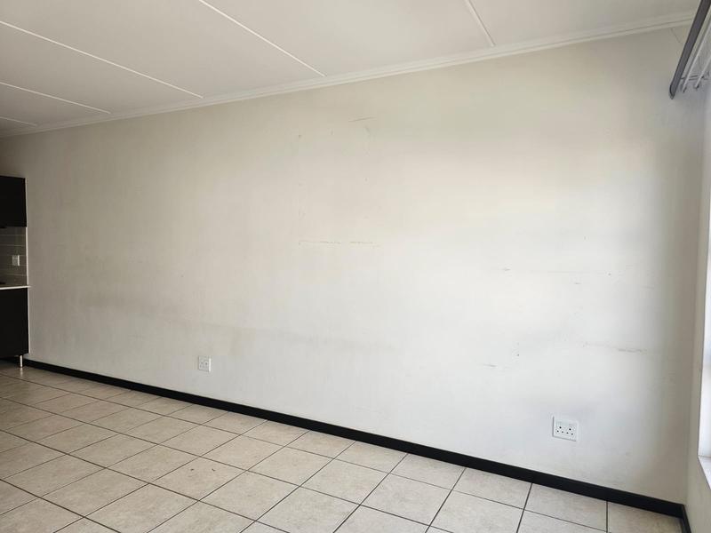 To Let 2 Bedroom Property for Rent in Oakdene Gauteng