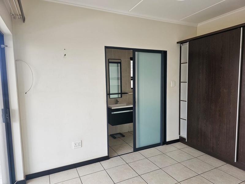 To Let 2 Bedroom Property for Rent in Oakdene Gauteng