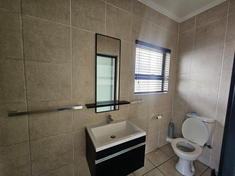 To Let 2 Bedroom Property for Rent in Oakdene Gauteng