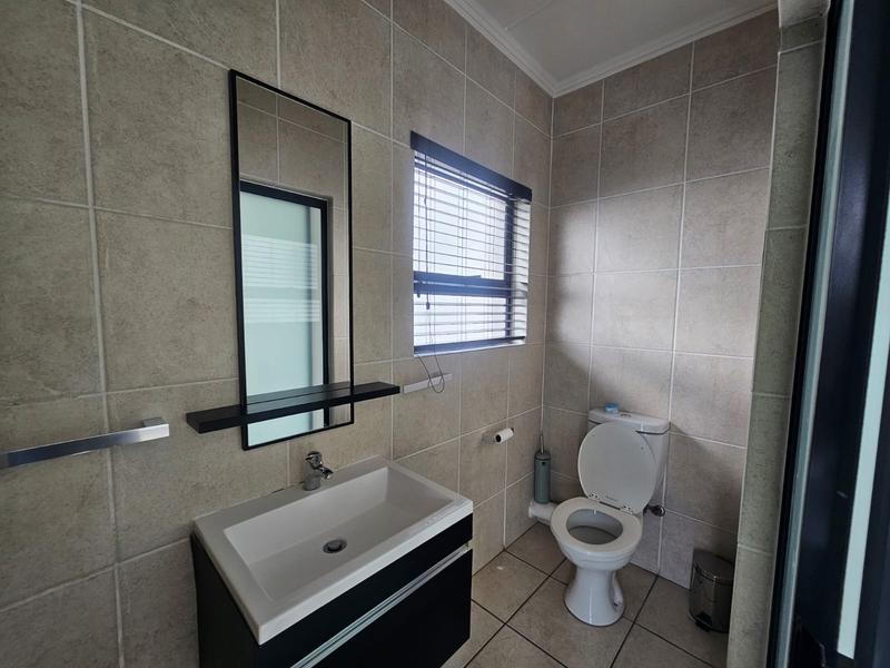 To Let 2 Bedroom Property for Rent in Oakdene Gauteng