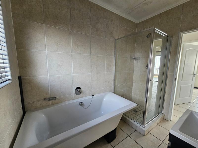 To Let 2 Bedroom Property for Rent in Oakdene Gauteng