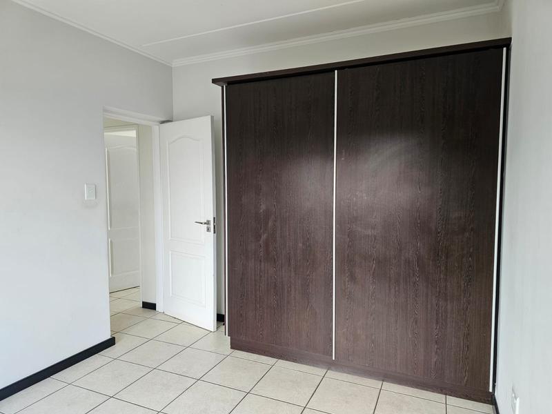 To Let 2 Bedroom Property for Rent in Oakdene Gauteng