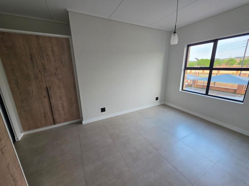 To Let 1 Bedroom Property for Rent in Mooikloof Gauteng