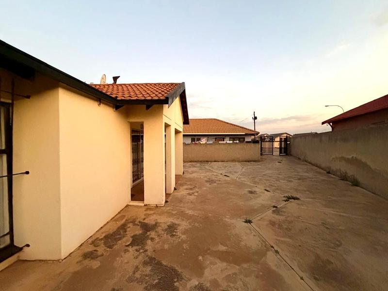 To Let 3 Bedroom Property for Rent in Mmesi Park Gauteng