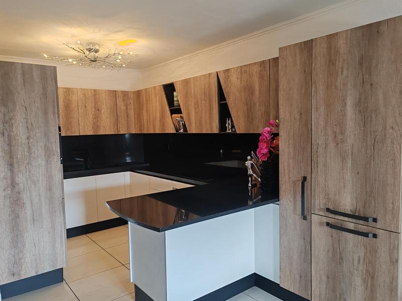 To Let 2 Bedroom Property for Rent in Bedfordview Gauteng