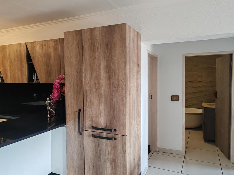 To Let 2 Bedroom Property for Rent in Bedfordview Gauteng