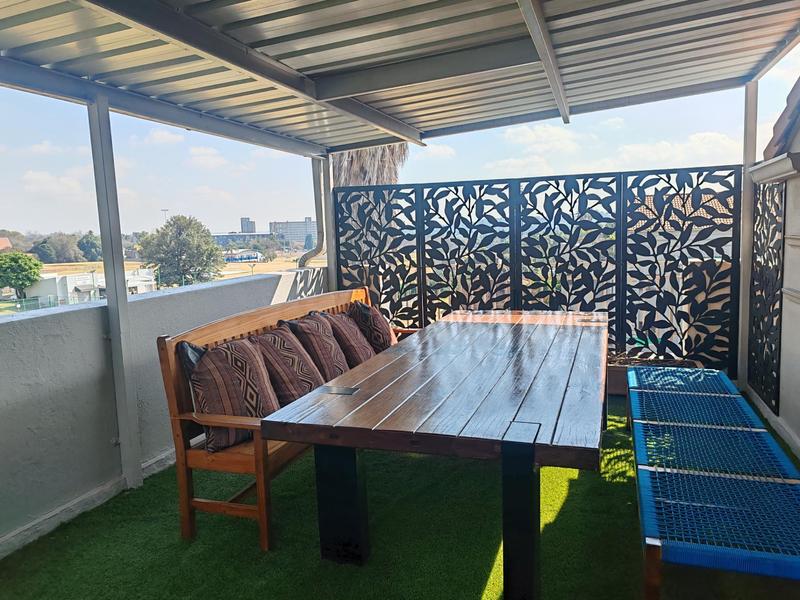 To Let 2 Bedroom Property for Rent in Bedfordview Gauteng