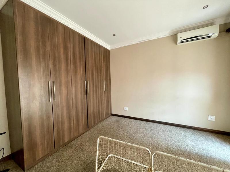 5 Bedroom Property for Sale in Willow Acres Gauteng
