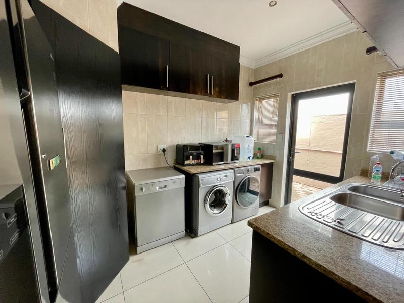 5 Bedroom Property for Sale in Willow Acres Gauteng