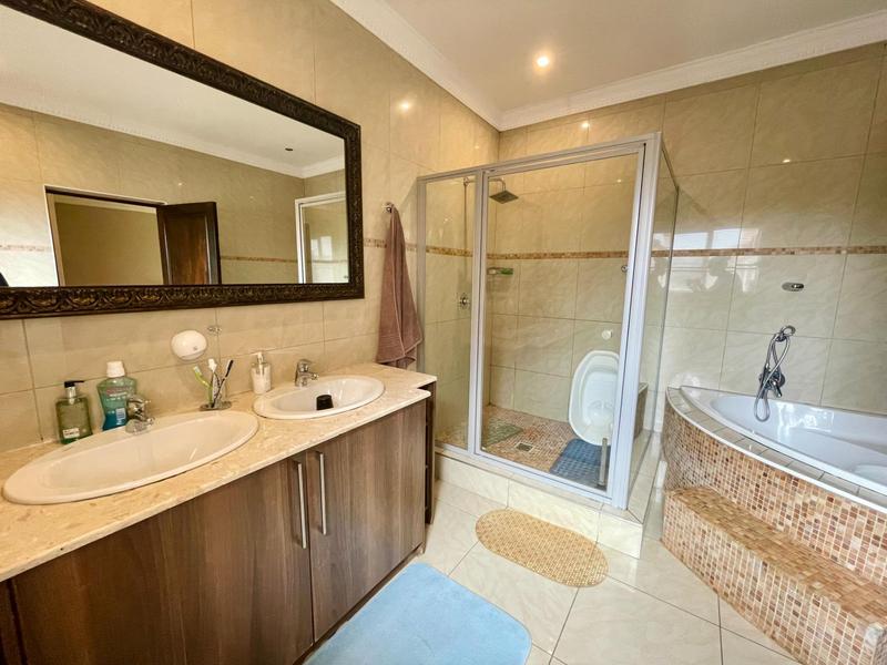 5 Bedroom Property for Sale in Willow Acres Gauteng