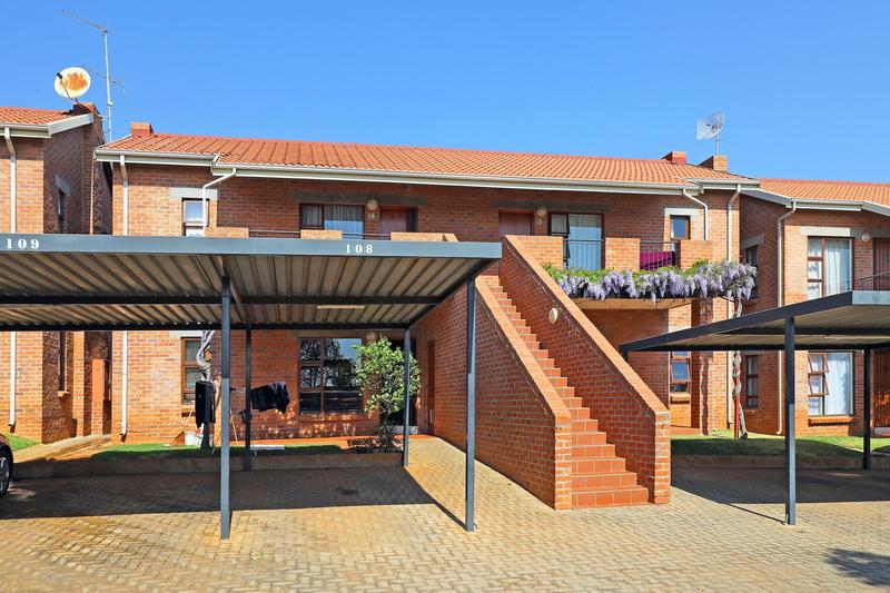 To Let 2 Bedroom Property for Rent in Ruimsig Gauteng