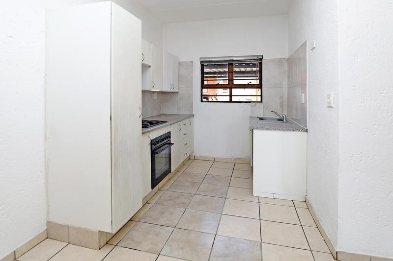 To Let 2 Bedroom Property for Rent in Ruimsig Gauteng