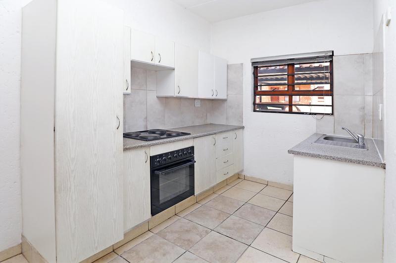 To Let 2 Bedroom Property for Rent in Ruimsig Gauteng