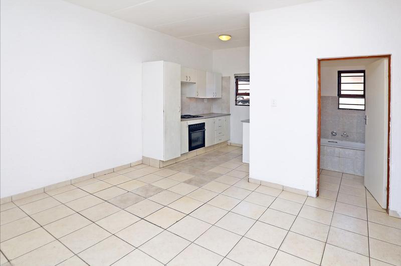 To Let 2 Bedroom Property for Rent in Ruimsig Gauteng
