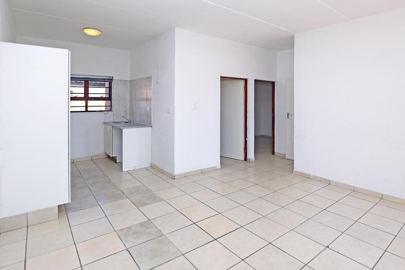 To Let 2 Bedroom Property for Rent in Ruimsig Gauteng
