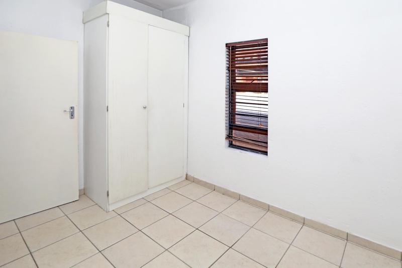 To Let 2 Bedroom Property for Rent in Ruimsig Gauteng