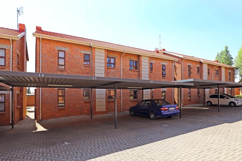To Let 2 Bedroom Property for Rent in Ruimsig Gauteng