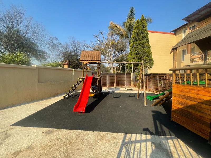 2 Bedroom Property for Sale in Die Hoewes Gauteng