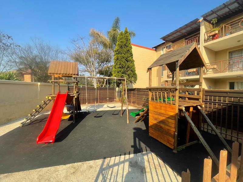 2 Bedroom Property for Sale in Die Hoewes Gauteng