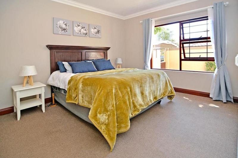 2 Bedroom Property for Sale in Bryanston Gauteng