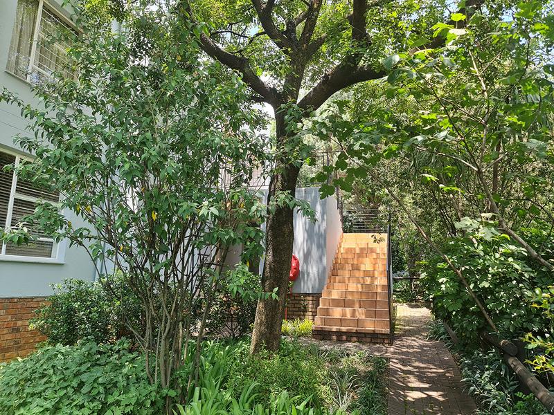 2 Bedroom Property for Sale in Benmore Gauteng