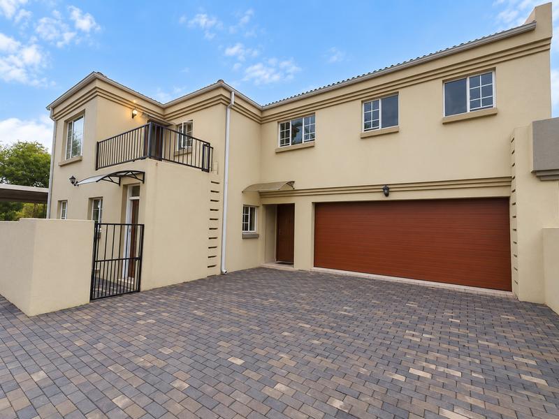 5 Bedroom Property for Sale in Amberfield Gauteng